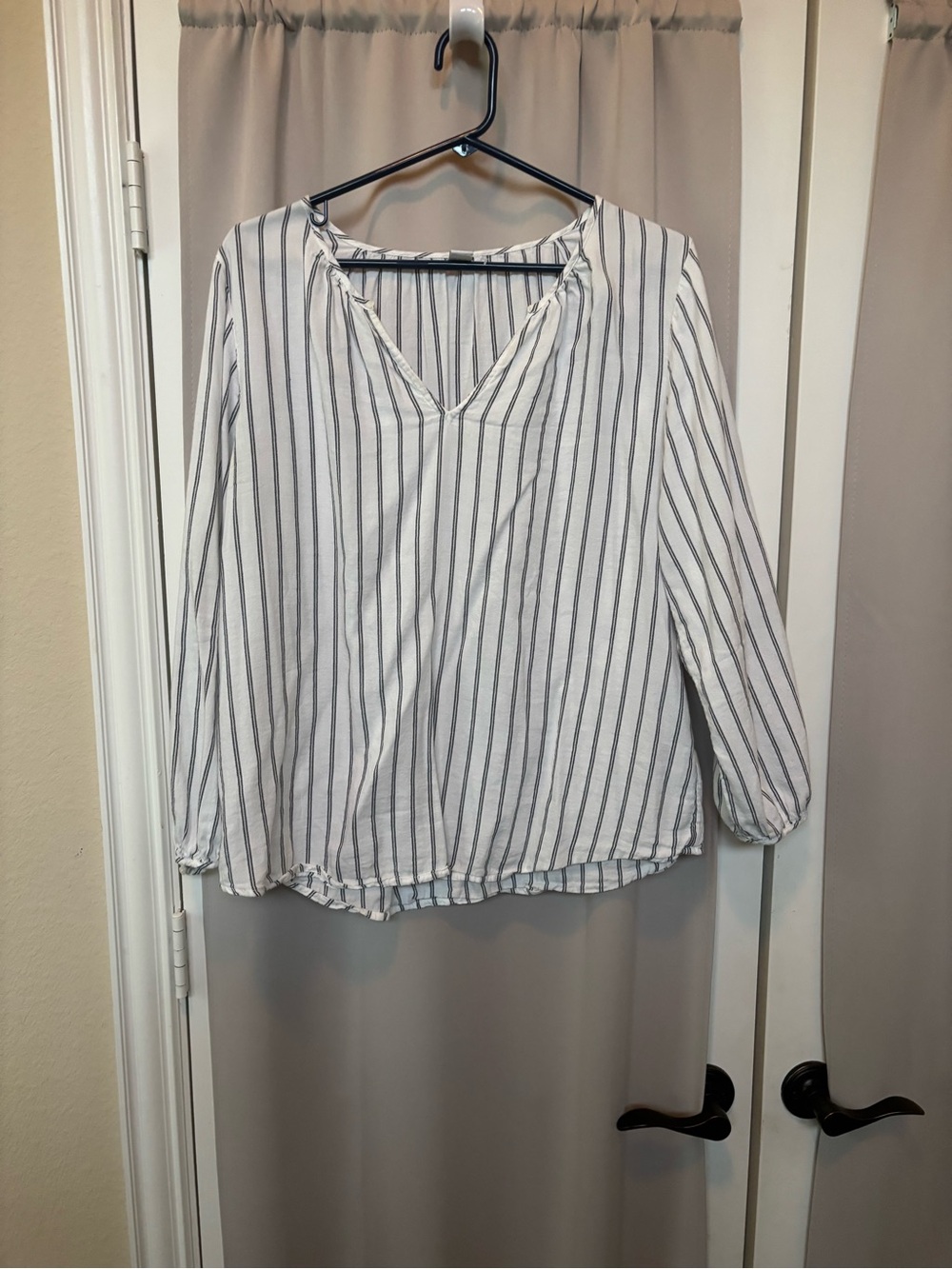 Old Navy White and Gray Striped V-Neck peasant shirt